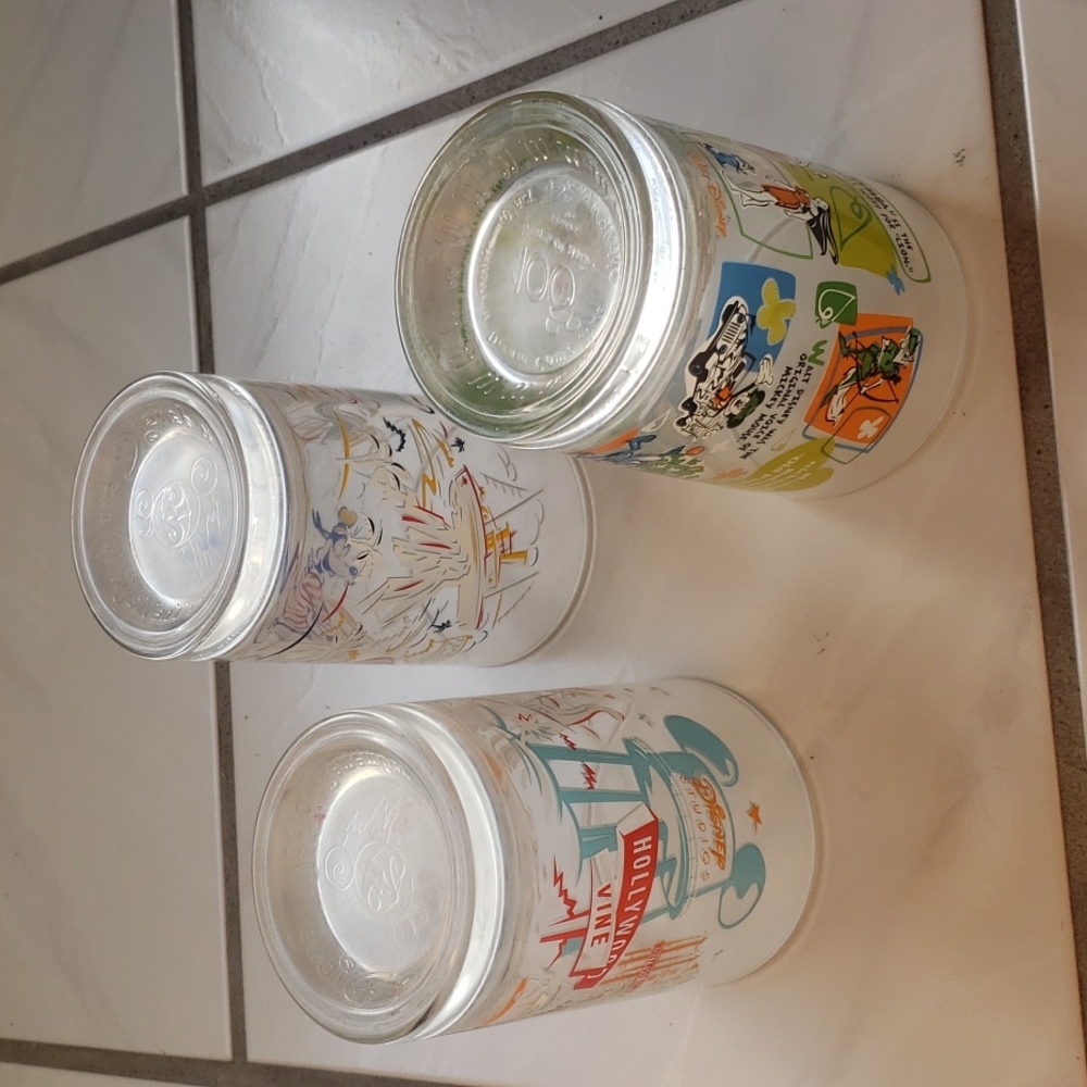 Vintage rare hard to find set of McDonalds Disney years of magic tumblers (3) - Picture 4 of 8